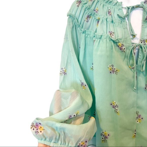 SOCIALITE Floral Mint Lavender Long Sleeve Top - Small - Picture 3 of 3